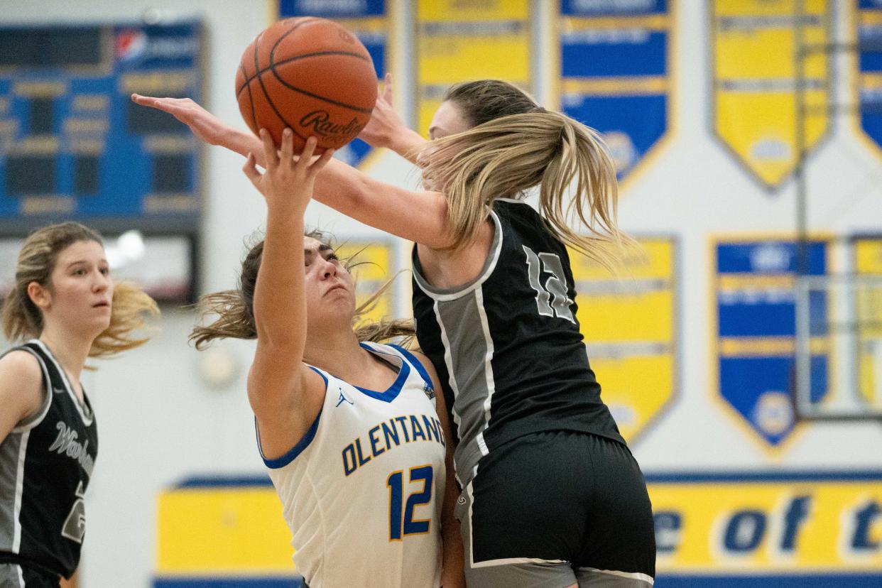 Whitney Stafford (12) averages a team-high 17.1 points for Olentangy.