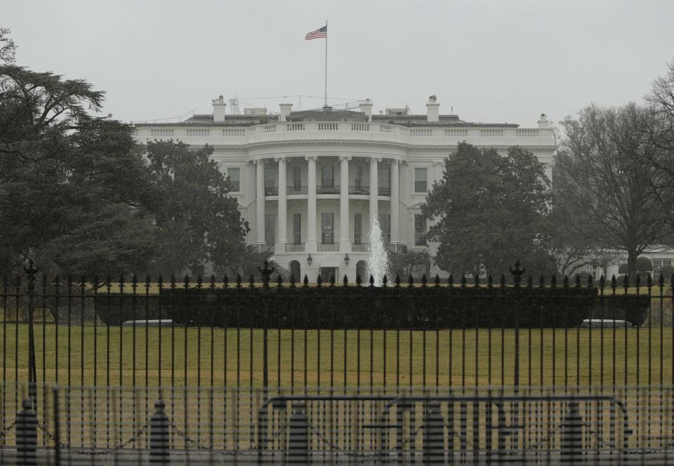 The South Lawn of the White House is pictured in Washington January 26, 2015. The U.S. Secret Service recovered a small drone known as a "quad copter" on the south east grounds of the White House early on Monday, but there was no immediate danger from the incident, the White House said. REUTERS/Gary Cameron (UNITED STATES - Tags: POLITICS)