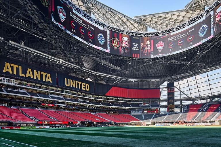 El imponente Mercedes Benz Stadium, sede del primer partido de la Argentina en la Copa América