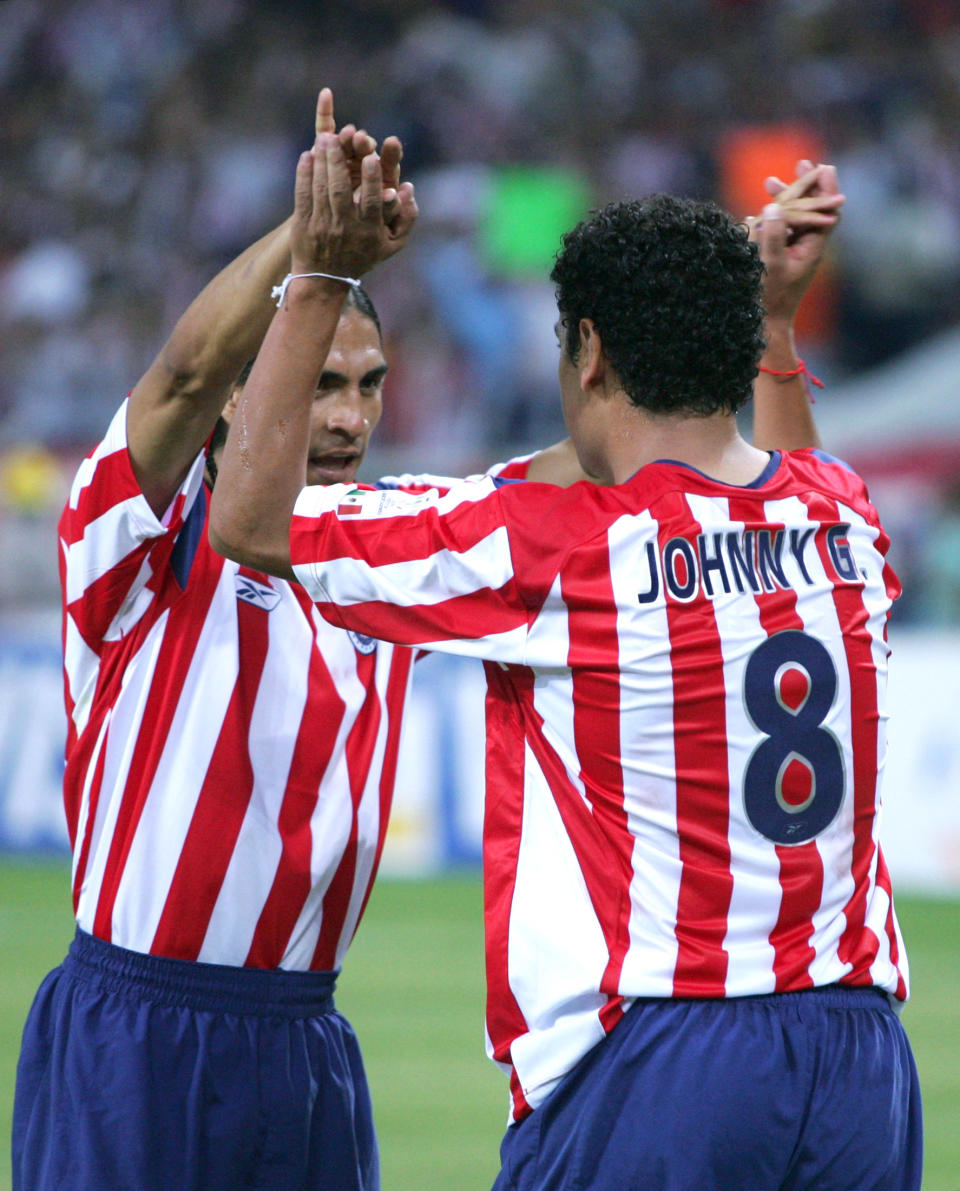 Johnny García celebra su tanto junto a Juan Francisco Palencia. (REUTERS/Henry Romero)