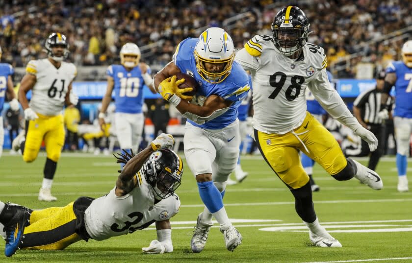 Inglewood, CA, Sunday, November 21, 2021 - Los Angeles Chargers running back Austin Ekeler.