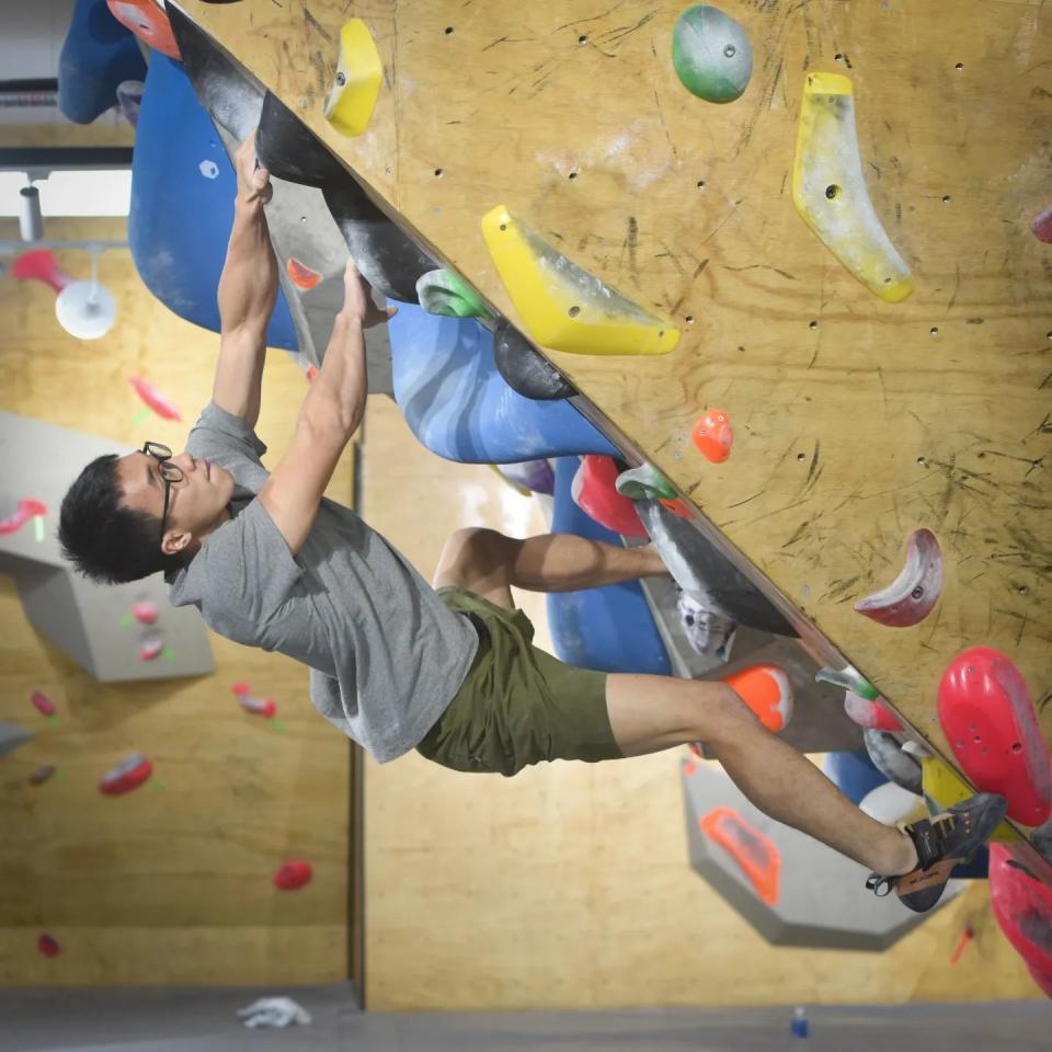 Crux Boulder Gym 