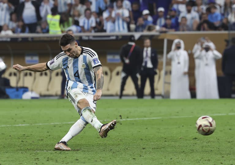 LUSAIL CITY, QATAR - DECEMBER 18: Gonzalo Montiel of Argentina scores the winning penalty to win the World Cup during the FIFA World Cup Qatar 2022 Final match between Argentina and France at Lusail Stadium on December 18, 2022 in Lusail City, Qatar. (Photo by Ian MacNicol/Getty Images)