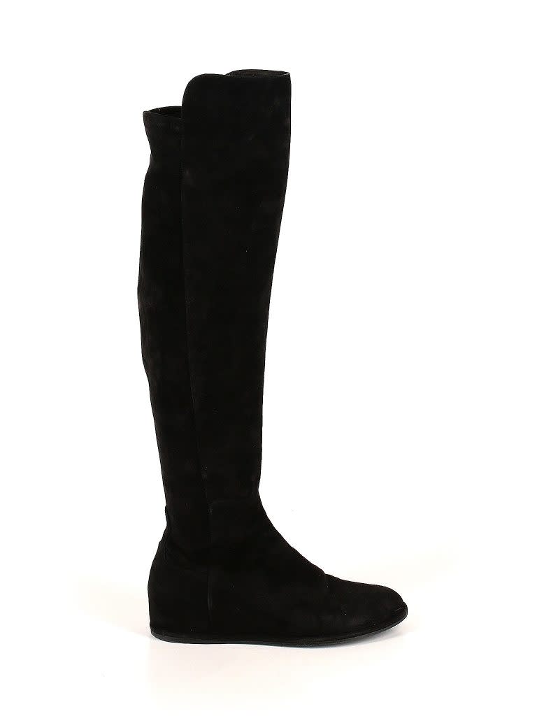 Credit: <a href="https://go.skimresources.com?id=76112X1604401&xs=1&url=https%3A%2F%2Fwww.thredup.com%2Fproduct%2Fwomen-stuart-weitzman-black-boots%2F116718683%3Fquery_id%3D604057650116534272%26result_id%3D604057653144780800%26suggestion_id%3D604057650154283032&xcust=sweldon" rel="noopener" target="_blank" data-ylk="slk:thredUP;elm:context_link;itc:0;sec:content-canvas" class="link ">thredUP</a>