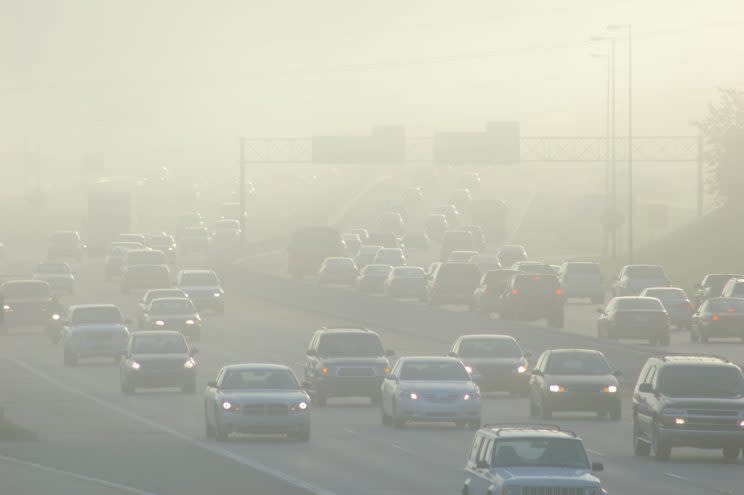 Millones de personas en EEUU viven en áreas donde continuamente se exceden los estándares de partículas en el aire establecidos por la EPA. (Archivo Yahoo)