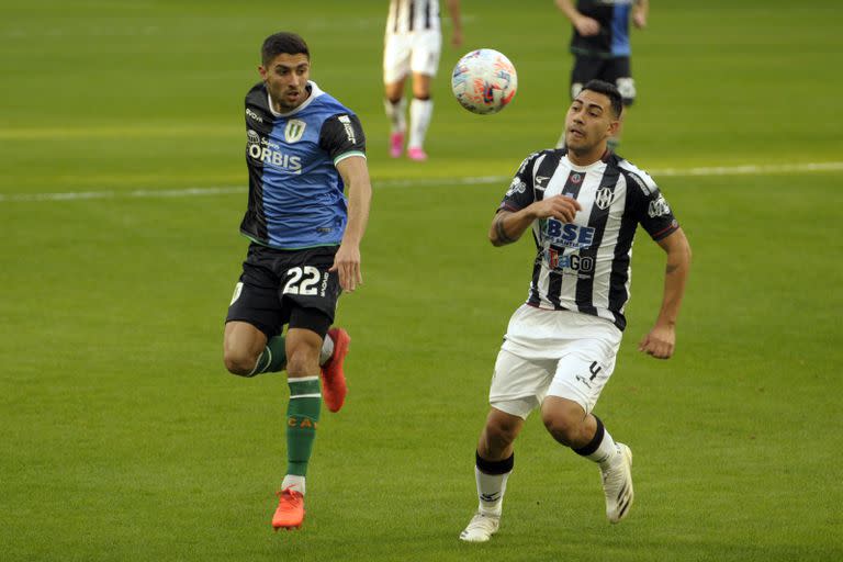 Campeonato de fútbol de primera división.
Banfield y Central Córdoba.