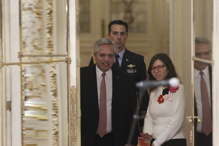 La ministra de Economía, Silvina Batakis, y el presidente Alberto Fernández, ayer, antes de la jura de la flamante funcionaria
