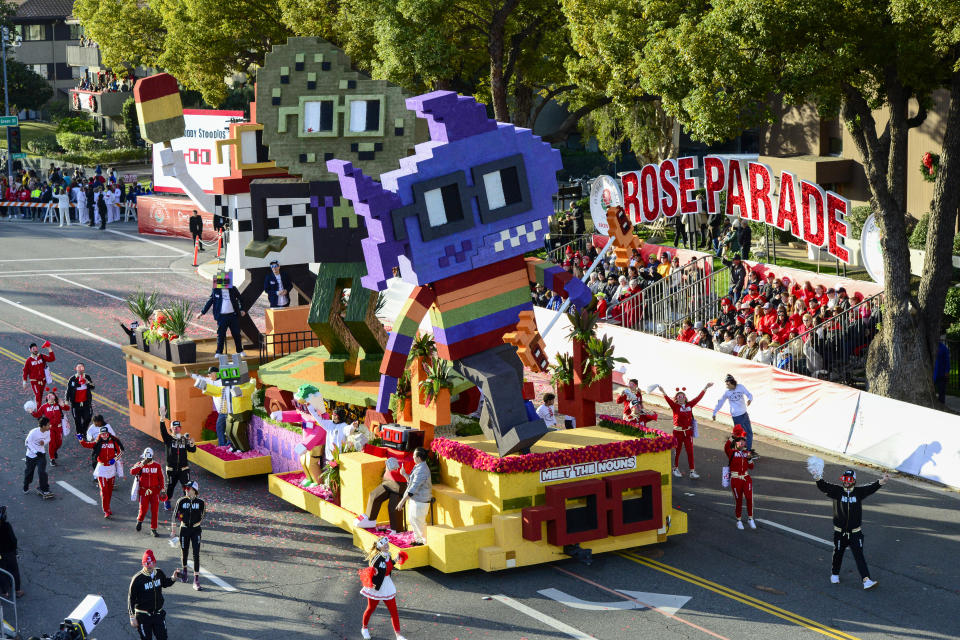 PASADENA, CALIFORNIA - JANUARY 02: Stoopid Buddy Stoodios, in partnership with Nouns float participates in the 134th Rose Parade Presented by Honda on January 02, 2023 in Pasadena, California. (Photo by Jerod Harris/Getty Images)