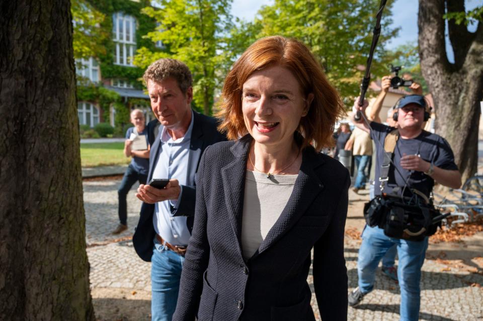 Katrin Vernau wurde im zweiten Wahlgang zur RBB-Interims-Intendantin  gewählt. - Copyright: picture alliance/dpa | Christophe Gateau