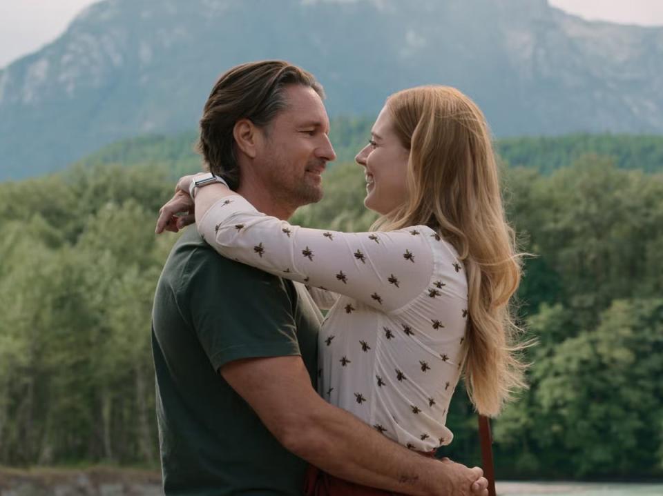 Jack (Martin Henderson) and Mel (Alexandra Breckenridge) in ‘Virgin River’ (COURTESY OF NETFLIX)