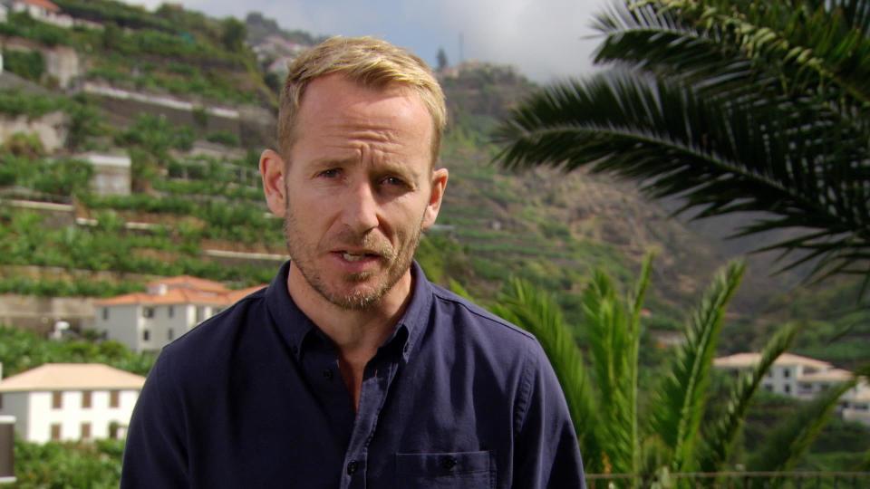 Jonnie Irwin hosting A Place In The Sun (Channel 4)