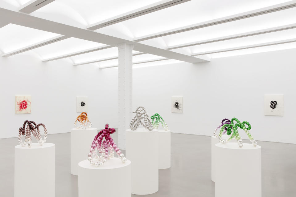 Installation View of Jean-Michel Othoniel: Wild Rosebuds at Perrotin New York, 2021. - Credit: Photo courtesy of Guillaume Ziccarelli