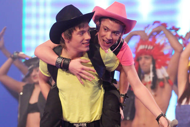 Kristof und Daniele kuscheln im Cowboy-Outfit (Bild: RTL)