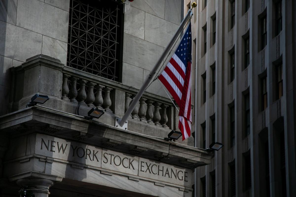 US Futures Edge Higher to Watch Bull Tones Fed: Markets Wrap