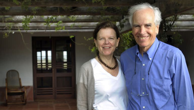 Douglas Tompkins, fallecido en 2015, junto a su esposa, Kristine