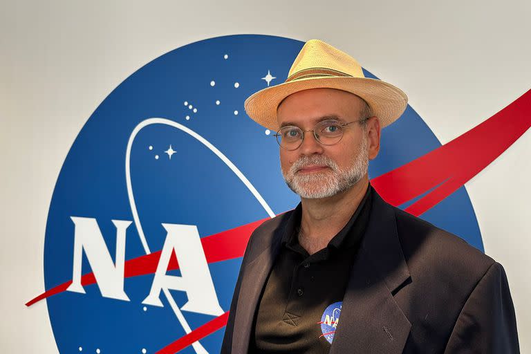 Carlos del Castillo, en el laboratorio oceánico de la NASA