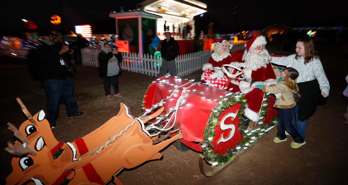 Santa lands in Lubbock City Christmas village brings lights, cocoa