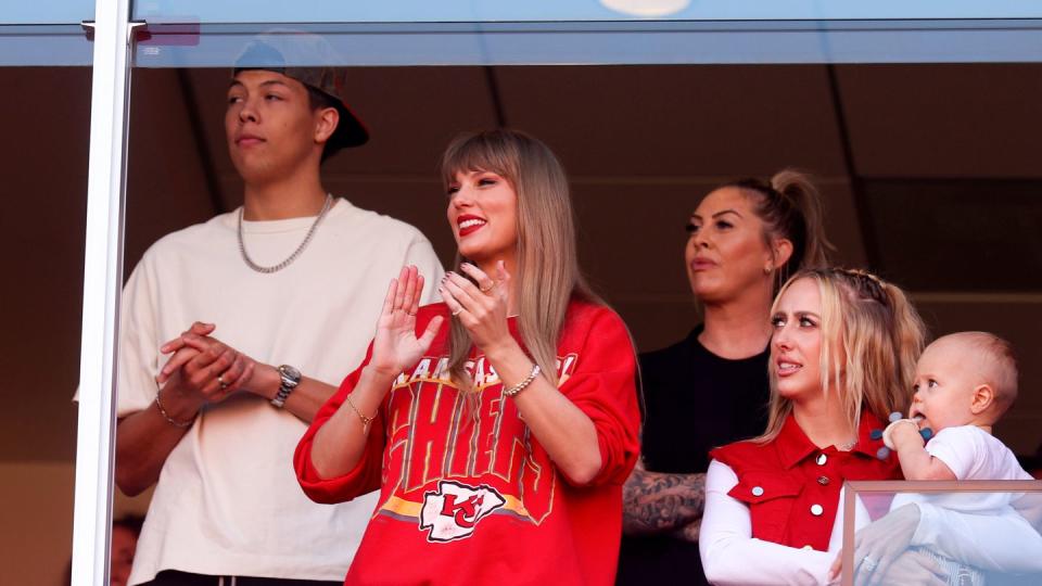 taylor swift at kansas city chiefs games