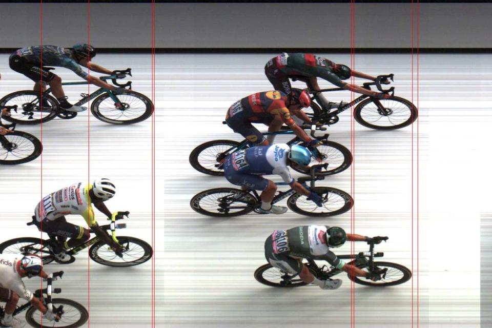 The stage 21 photo finish showed that Jordi Meeus won it