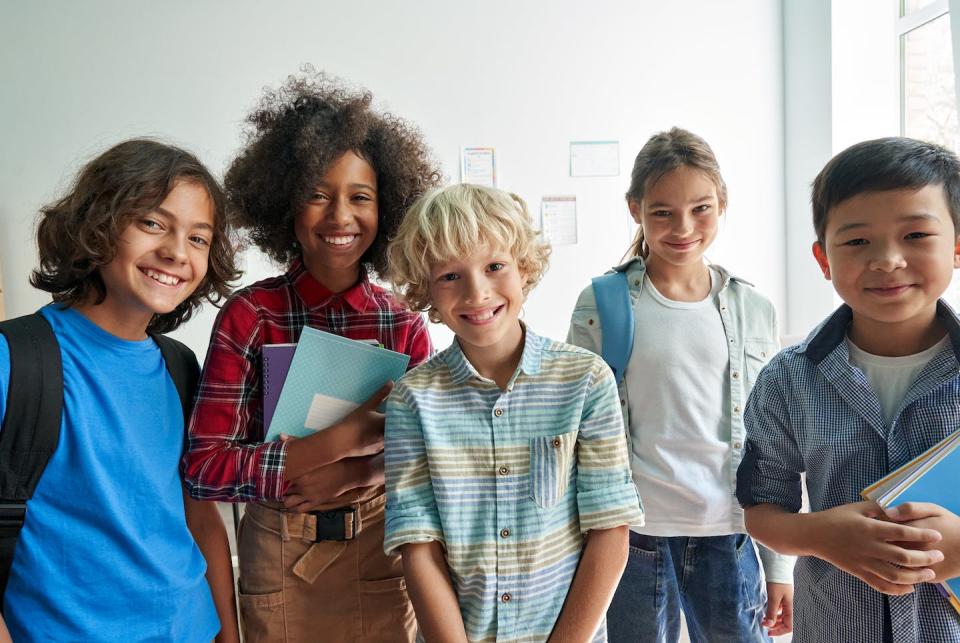 <a href="https://www.shutterstock.com/es/image-photo/happy-diverse-junior-school-students-children-2036186198" rel="nofollow noopener" target="_blank" data-ylk="slk:Shutterstock / Ground Picture;elm:context_link;itc:0;sec:content-canvas" class="link ">Shutterstock / Ground Picture</a>