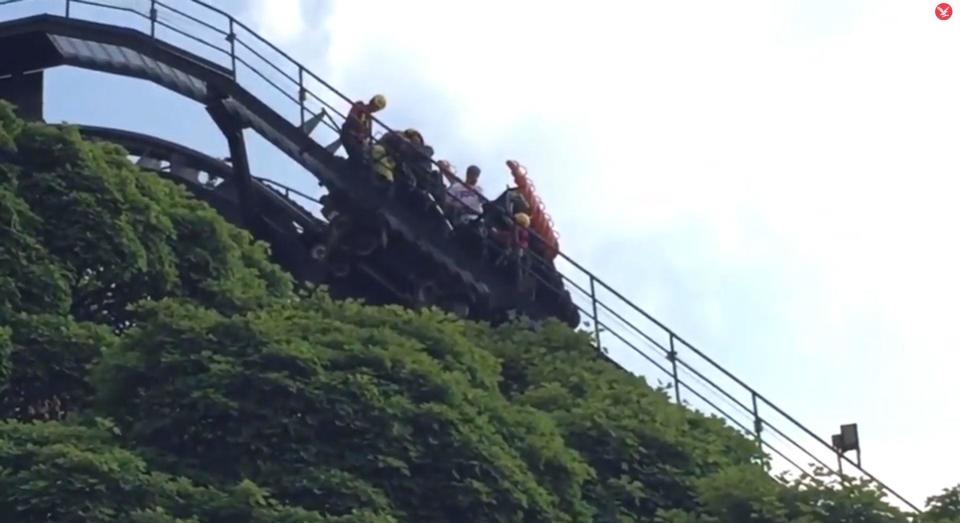 Alton Towers rollercoaster Oblivion evacuated after it stopped at highest point