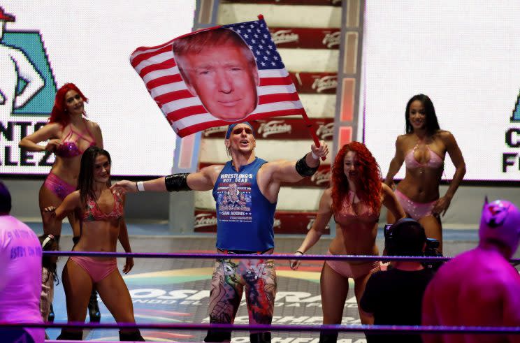 Als Wrestler feiert er Donald Trump - doch wie steht er privat zu ihm? (Bild: dpa)