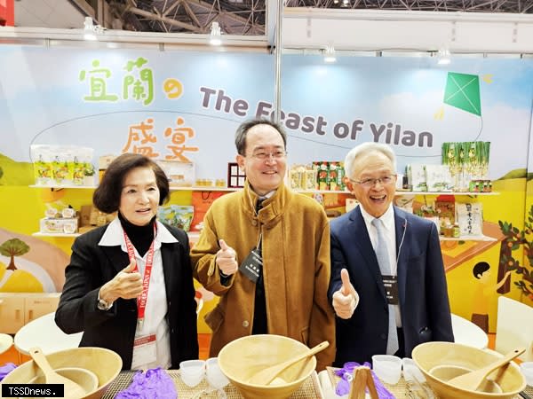 東京國際食品展FOODEX JAPAN，在東京國際展示場熱鬧開展，宜蘭縣長林姿妙偕同林定三縣政顧問、農漁會代表等到場行銷宜蘭縣優質農產品。（圖：宜縣府提供）