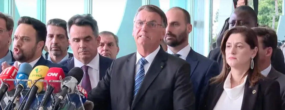 Jair Bolsonaro falou por menos de dois minutos nesta ter&#xe7;a-feira (1&#xba;) (Foto: Reprodu&#xe7;&#xe3;o)