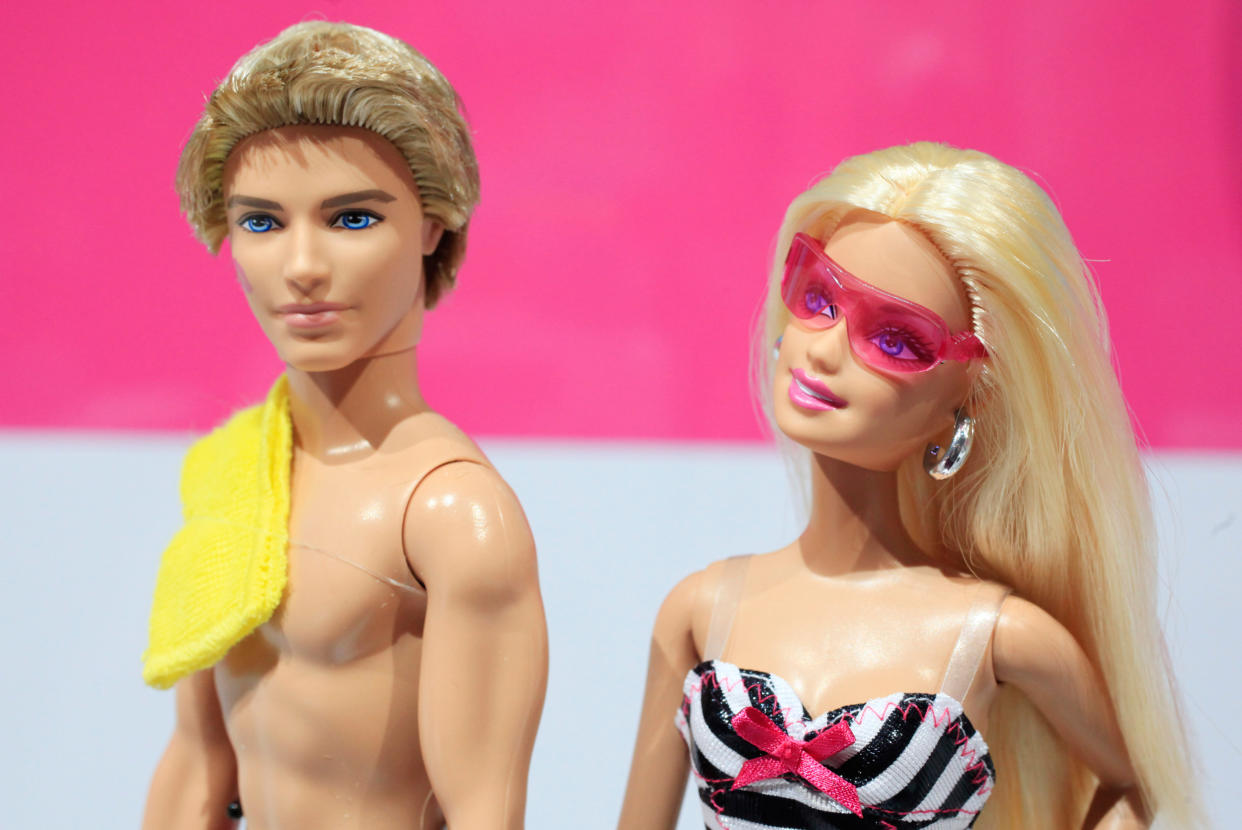 Barbie und Ken kennt man seit vielen Jahren als On-Off-Paar. Dass Barbie einen Nachnamen hat, ist weniger bekannt. (Bild: AP Photo/Mark Lennihan)