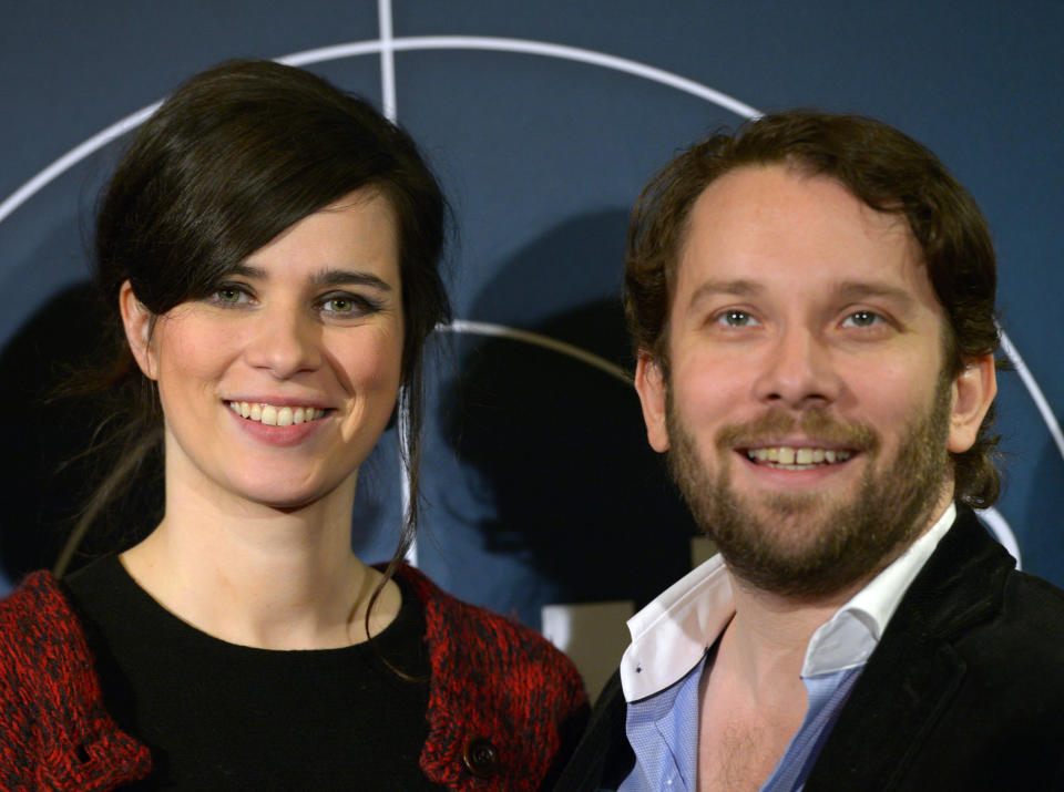 WEIMAR, GERMANY - DECEMBER 12:  Nora Tschirner and Christian Ulmen attend the premiere of 'Tatort - Die Fette Hoppe' at Deutschen Nationaltheater on December 12, 2013 in Weimar, Germany.  (Photo by Jens-Ulrich Koch/Getty Images)