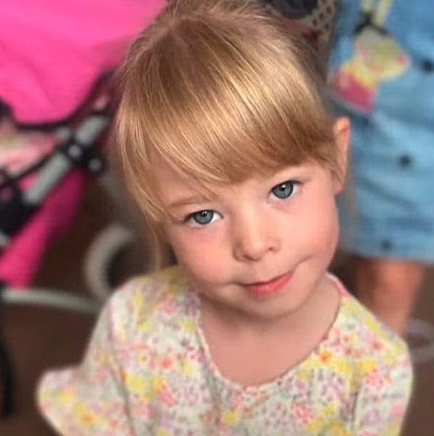 Camila Rose Burns lutte contre une infection à streptocoque A en soins intensifs à l'hôpital pour enfants Alder Hey de Liverpool