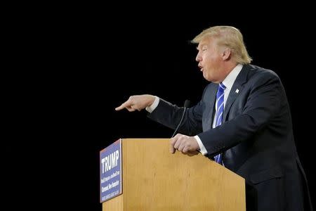 U.S. Republican presidential candidate Donald Trump speaks at a campaign rally in Claremont, New Hampshire January 5, 2016. REUTERS/Brian Snyder