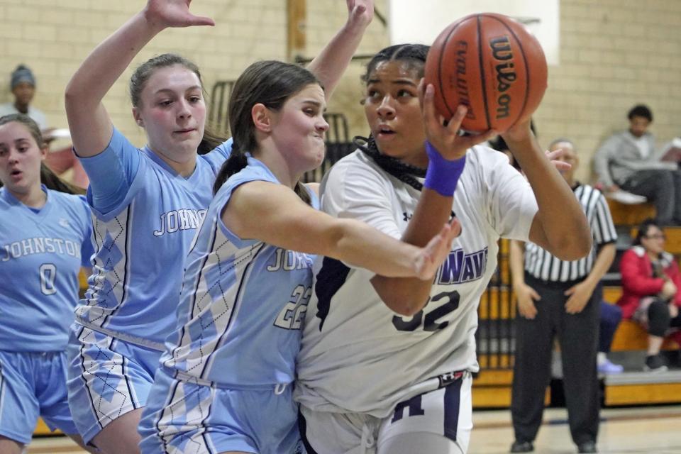 If Jorday Johnson and the Hope girls basketball team could get to the AMP and play for a Division IV title, it would be an incredible story to write about — and that's why Eric Rueb isn't afraid to pick the Blue Wave to win some games in the D-IV tourney.