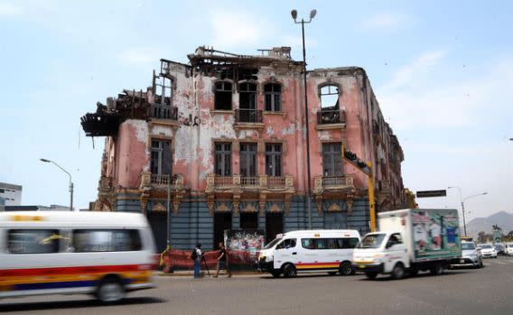 El centro de Lima, patrimonio de humanidad abandonado al polvo y las cenizas