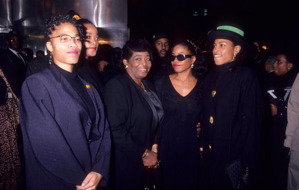 Betty Shabazz (fourth from left) and daughters Malaak, Malikah, Ilyasah and Qubilah (left to right) attend the “Malcolm X” New York City Premiere on November 16, 1992 at the Ziegfeld Theatre in New York City. (Photo by Ron Galella, Ltd./Ron Galella Collection via Getty Images)