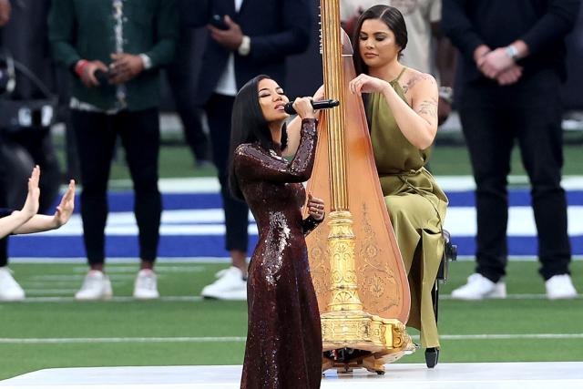 Mickey Guyton Gives Flawless Performance of the National Anthem at Super  Bowl LVI