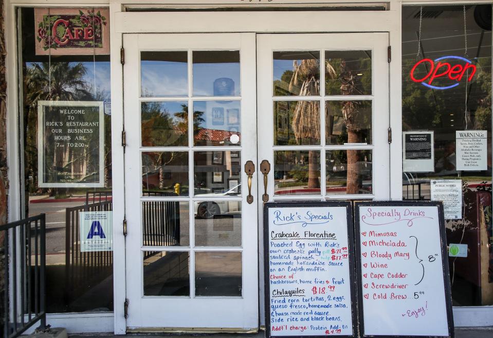 The entrance to Rick's Restaurant & Bakery.