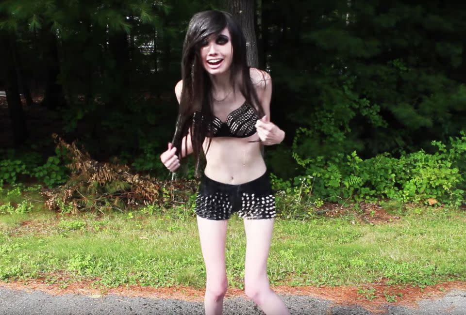 Eugenia Cooney uploaded a video dedicated to the ALS ice bucket challenge showing her extremely thing frame. Photo: YouTube