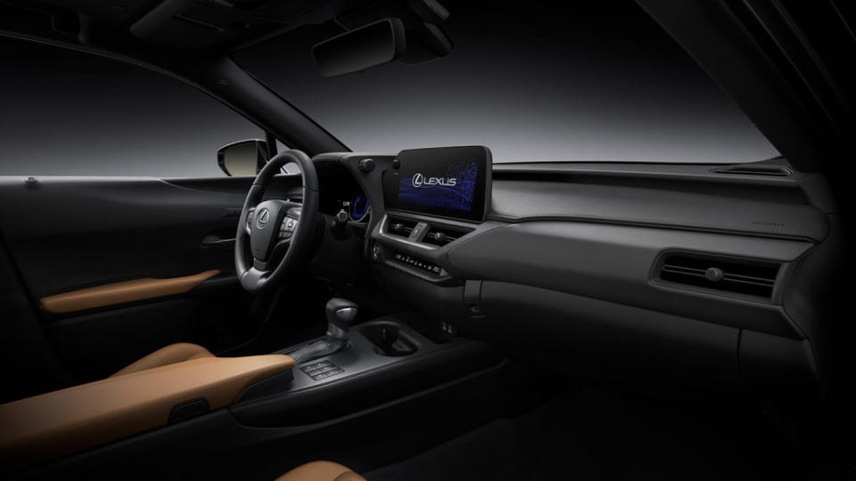 小改款UX主要著重於內裝科技與駕駛輔助系統升級。(圖片來源/ Lexus)