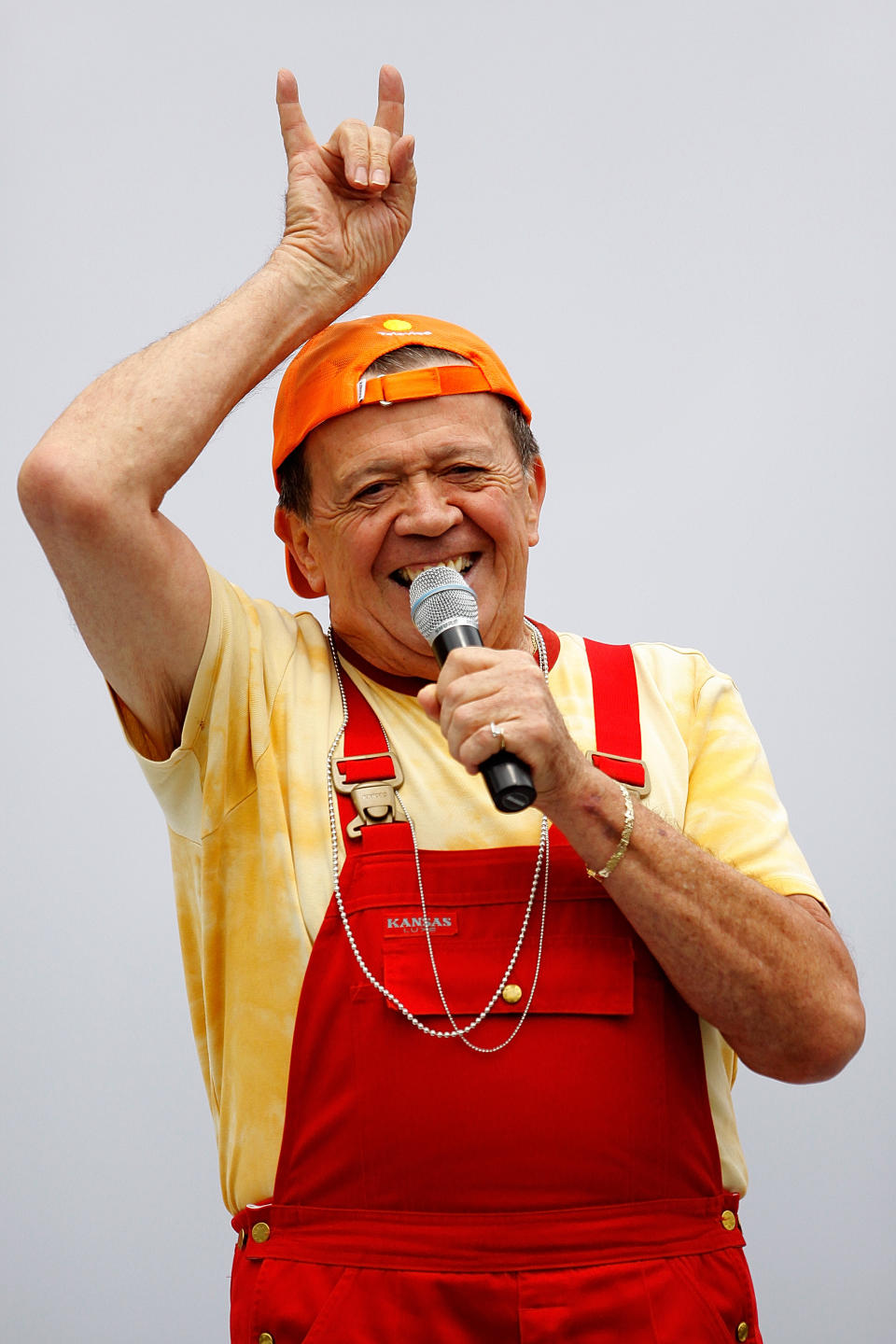 El conductor y cantante Xavier López, Chabelo, durante una presentación por el 199 aniversario de la Independencia de México en el zócalo en Ciudad de México (Foto: Héctor Vivas/Jam Media/LatinContent vía Getty Images).