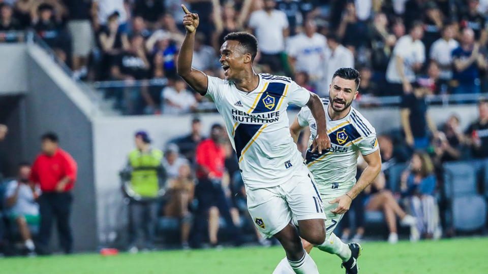 Ola Kamara celebrates his equalizer for the LA Galaxy against LAFC in “El Trafico.” (Omnisport)