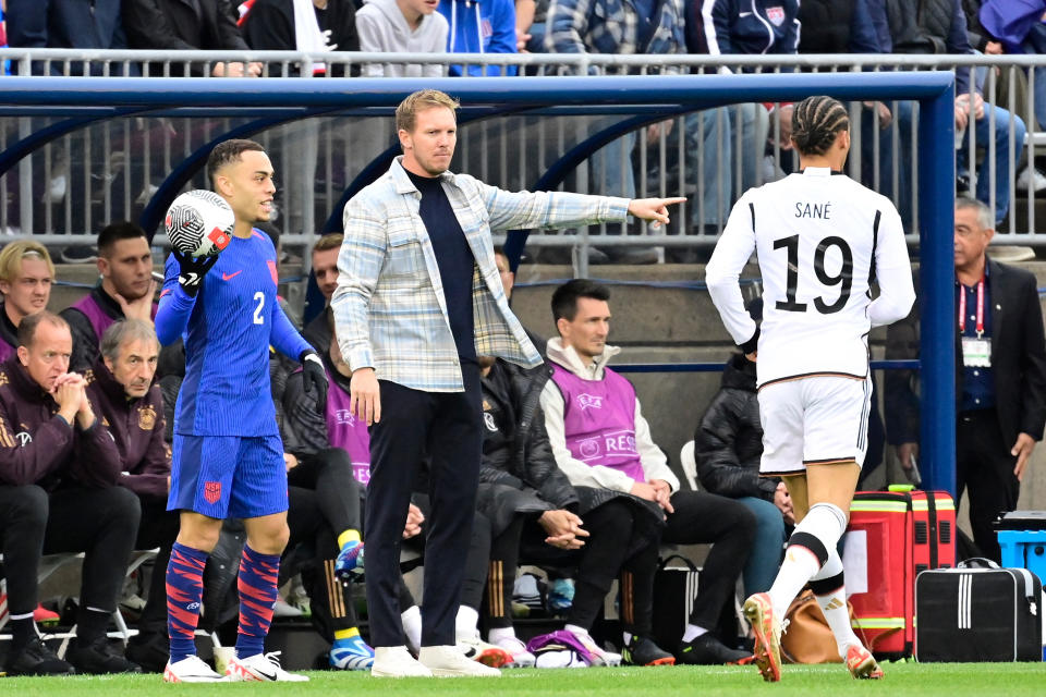 Bundestrainer Julian Nagelsmann (Mitte) beim Fußballspiel seiner Mannschaft am vergangenen Samstag gegen die USA (Bild: Eric Canha-USA TODAY Sports)