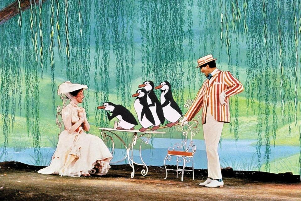 MARY POPPINS, Julie Andrews, Dick Van Dyke, 1964