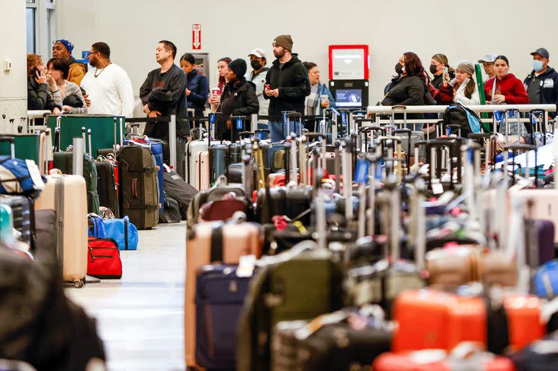 Travellers deal with weather cancellations at Chicago Midway International Airport