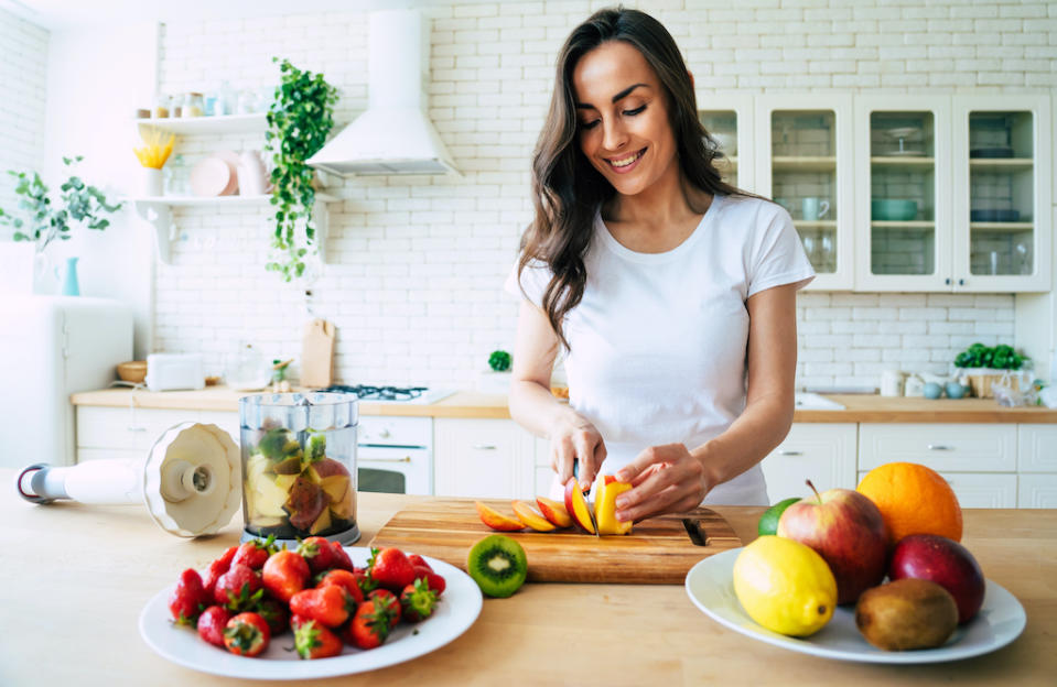 En cuisine, la mode est aux robots multi-fonctions. Seul hic ? Leur prix. (Photo : Getty Images) 