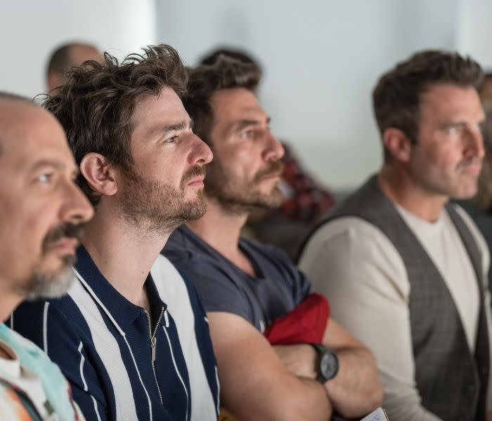 Fotograma de Machos alfa que transcurre durante una charla