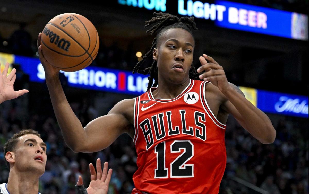 Bulls guard Ayo Dosunmu named one of 'best remaining NBA free agents' -  Yahoo Sports