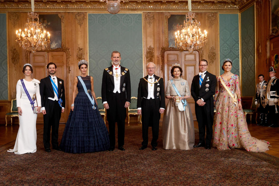 <p>Letizia d'Espagne pour son dîner d'Etat en Suède, elle a piqué la robe H&M de la princesse Victoria !</p>