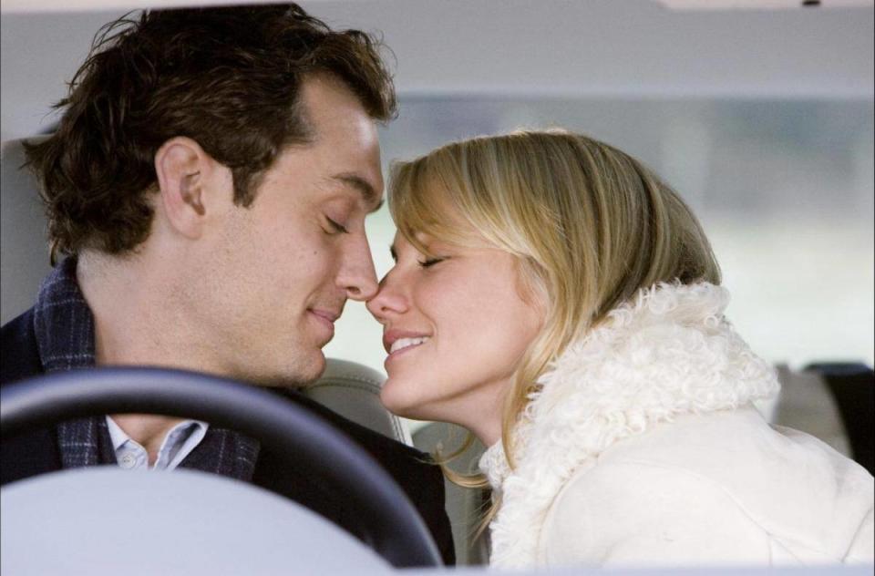 Jude Law and Cameron Diaz fall for each other in 2006’s romantic comedy (Universal)