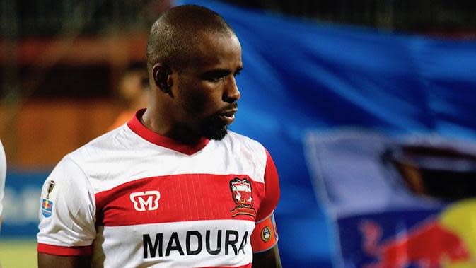 Kapten anyar Madura United, Greg Nwokolo. (Bola.com/Aditya Wany)
